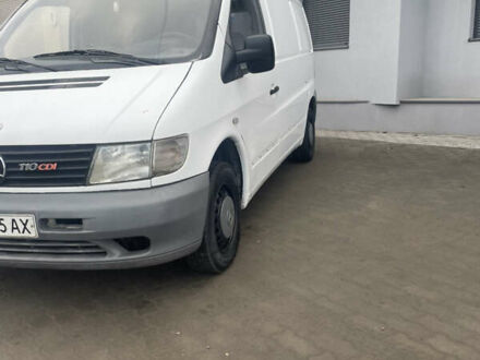 Белый Мерседес Вито, объемом двигателя 2.15 л и пробегом 300 тыс. км за 2900 $, фото 1 на Automoto.ua