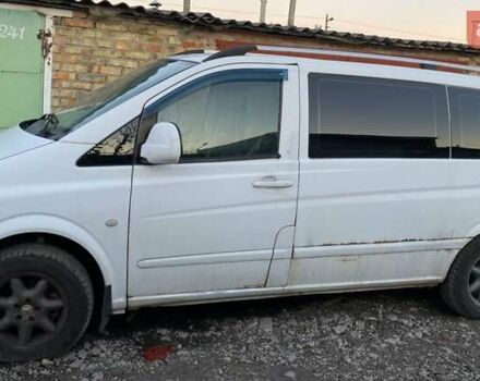 Белый Мерседес Вито, объемом двигателя 2.15 л и пробегом 350 тыс. км за 3500 $, фото 1 на Automoto.ua