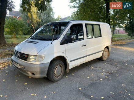 Белый Мерседес Вито, объемом двигателя 2.2 л и пробегом 402 тыс. км за 4500 $, фото 1 на Automoto.ua
