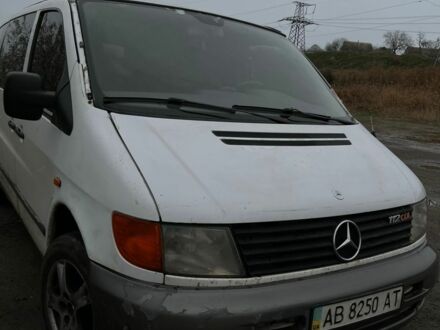 Белый Мерседес Вито, объемом двигателя 2 л и пробегом 300 тыс. км за 1894 $, фото 1 на Automoto.ua