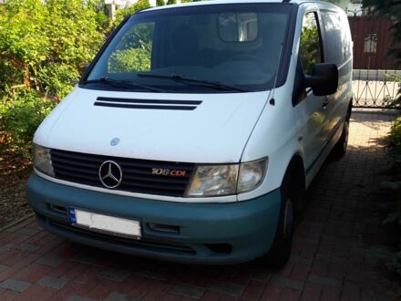 Белый Мерседес Вито, объемом двигателя 2.2 л и пробегом 314 тыс. км за 3544 $, фото 1 на Automoto.ua