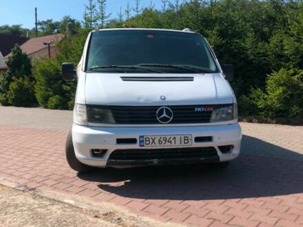 Белый Мерседес Вито, объемом двигателя 2.2 л и пробегом 370 тыс. км за 1995 $, фото 1 на Automoto.ua