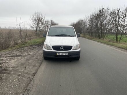 Білий Мерседес Віто, об'ємом двигуна 2.1 л та пробігом 100 тис. км за 2800 $, фото 1 на Automoto.ua
