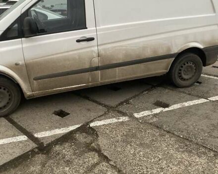 Белый Мерседес Вито, объемом двигателя 2.2 л и пробегом 350 тыс. км за 7300 $, фото 1 на Automoto.ua