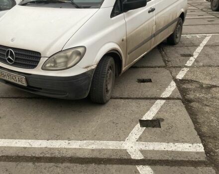 Белый Мерседес Вито, объемом двигателя 2.2 л и пробегом 350 тыс. км за 7300 $, фото 1 на Automoto.ua