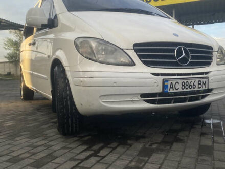 Белый Мерседес Вито, объемом двигателя 2.15 л и пробегом 286 тыс. км за 7200 $, фото 1 на Automoto.ua