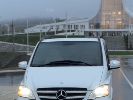 Белый Мерседес Вито, объемом двигателя 2.1 л и пробегом 365 тыс. км за 10500 $, фото 1 на Automoto.ua