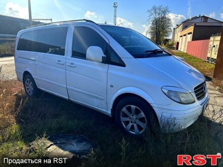 Белый Мерседес Вито, объемом двигателя 2.1 л и пробегом 300 тыс. км за 5999 $, фото 1 на Automoto.ua