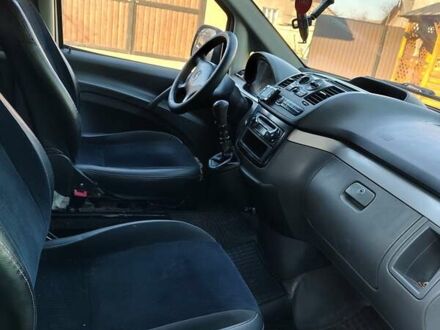 Белый Мерседес Вито, объемом двигателя 2.15 л и пробегом 387 тыс. км за 5800 $, фото 1 на Automoto.ua