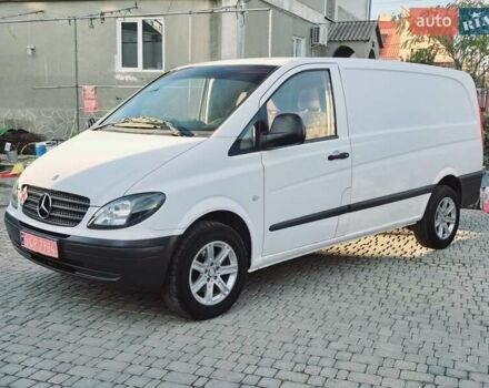 Белый Мерседес Вито, объемом двигателя 2.15 л и пробегом 388 тыс. км за 4800 $, фото 1 на Automoto.ua