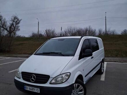 Белый Мерседес Вито, объемом двигателя 2.2 л и пробегом 394 тыс. км за 8000 $, фото 1 на Automoto.ua