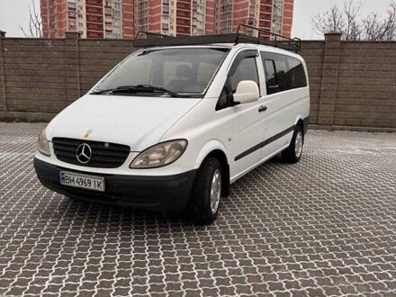 Белый Мерседес Вито, объемом двигателя 2.15 л и пробегом 450 тыс. км за 7700 $, фото 1 на Automoto.ua