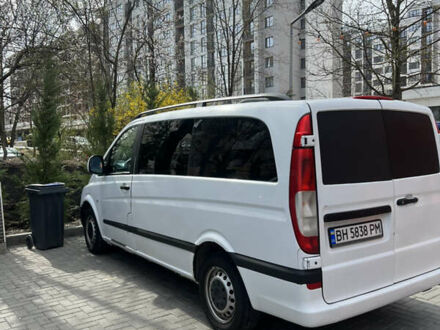 Мерседес Віто 2006 у Одесі на Automoto.ua Білий Мерседес Віто, об'ємом двигуна 2.15 л та пробігом 308 тис. км за 6700 $, фото 1 на Automoto.ua