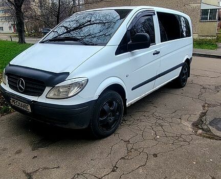 Белый Мерседес Вито, объемом двигателя 2.2 л и пробегом 420 тыс. км за 8499 $, фото 1 на Automoto.ua