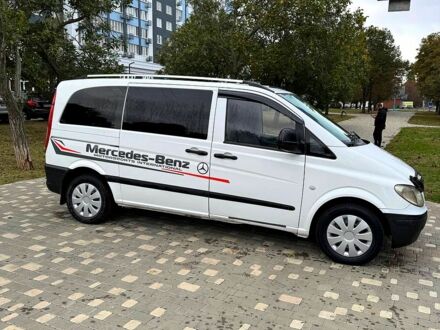 Белый Мерседес Вито, объемом двигателя 2.1 л и пробегом 390 тыс. км за 8500 $, фото 1 на Automoto.ua