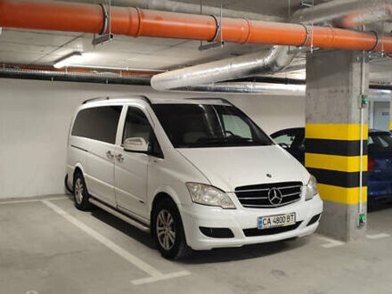 Белый Мерседес Вито, объемом двигателя 2.15 л и пробегом 370 тыс. км за 8000 $, фото 1 на Automoto.ua