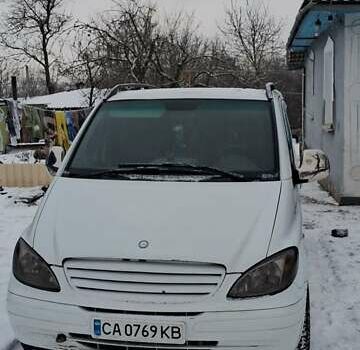 Белый Мерседес Вито, объемом двигателя 2.15 л и пробегом 398 тыс. км за 9300 $, фото 1 на Automoto.ua