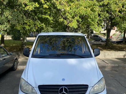 Белый Мерседес Вито, объемом двигателя 2.15 л и пробегом 340 тыс. км за 8200 $, фото 1 на Automoto.ua