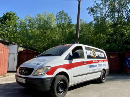 Мерседес Вито 2009 в Киеве на Automoto.ua Белый Мерседес Вито, объемом двигателя 2.2 л и пробегом 275 тыс. км за 11900 $, фото 1 на Automoto.ua