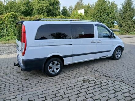 Белый Мерседес Вито, объемом двигателя 2.1 л и пробегом 490 тыс. км за 9900 $, фото 1 на Automoto.ua