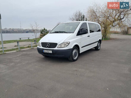 Белый Мерседес Вито, объемом двигателя 2.2 л и пробегом 350 тыс. км за 7950 $, фото 1 на Automoto.ua