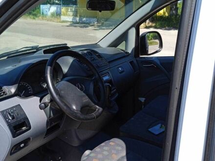 Білий Мерседес Віто, об'ємом двигуна 2.1 л та пробігом 400 тис. км за 10500 $, фото 1 на Automoto.ua