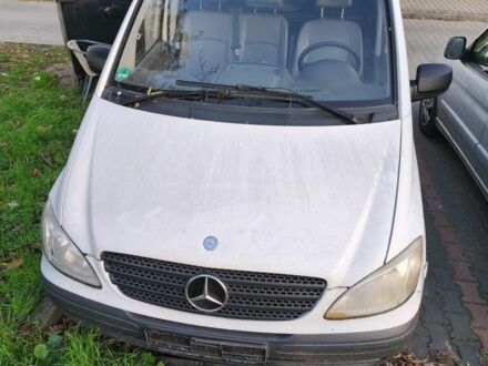 Белый Мерседес Вито, объемом двигателя 0 л и пробегом 330 тыс. км за 2386 $, фото 1 на Automoto.ua