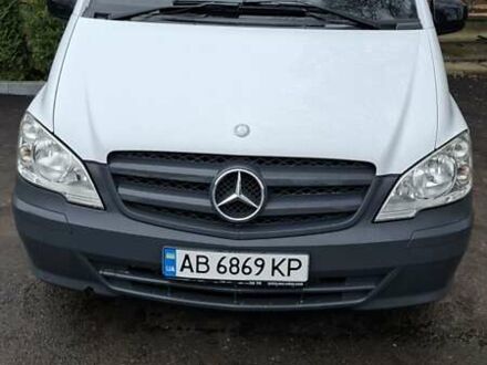 Белый Мерседес Вито, объемом двигателя 2.14 л и пробегом 270 тыс. км за 10500 $, фото 1 на Automoto.ua
