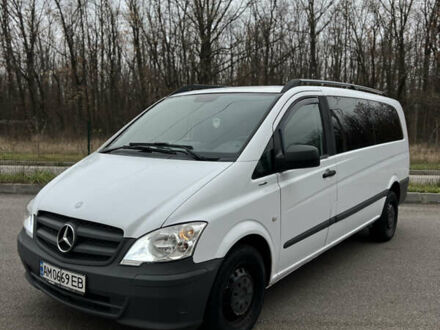 Белый Мерседес Вито, объемом двигателя 2.14 л и пробегом 317 тыс. км за 12500 $, фото 1 на Automoto.ua
