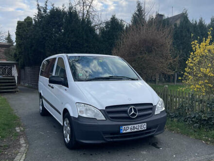 Белый Мерседес Вито, объемом двигателя 2.14 л и пробегом 330 тыс. км за 14900 $, фото 1 на Automoto.ua