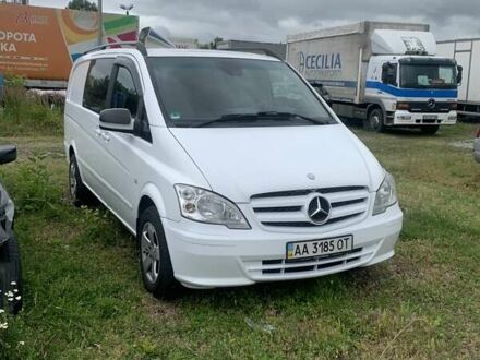 Белый Мерседес Вито, объемом двигателя 2.14 л и пробегом 430 тыс. км за 12000 $, фото 1 на Automoto.ua