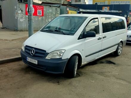 Белый Мерседес Вито, объемом двигателя 2.2 л и пробегом 329 тыс. км за 13500 $, фото 1 на Automoto.ua