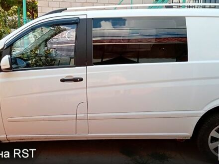 Белый Мерседес Вито, объемом двигателя 2.1 л и пробегом 220 тыс. км за 12500 $, фото 1 на Automoto.ua