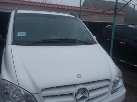 Білий Мерседес Віто, об'ємом двигуна 2.14 л та пробігом 220 тис. км за 10500 $, фото 1 на Automoto.ua