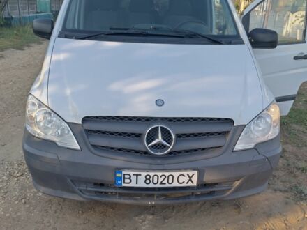 Білий Мерседес Віто, об'ємом двигуна 2.1 л та пробігом 220 тис. км за 12000 $, фото 1 на Automoto.ua