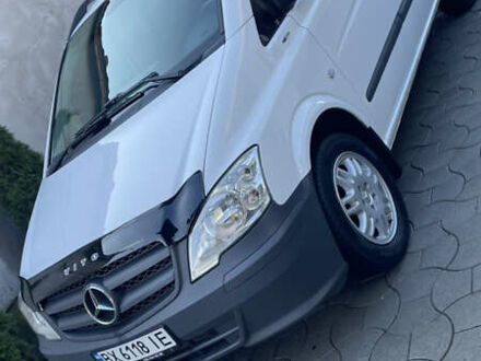 Белый Мерседес Вито, объемом двигателя 2.14 л и пробегом 310 тыс. км за 12500 $, фото 1 на Automoto.ua