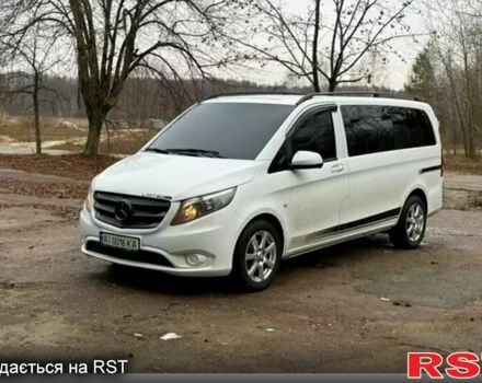 Белый Мерседес Вито, объемом двигателя 1.6 л и пробегом 300 тыс. км за 13999 $, фото 1 на Automoto.ua