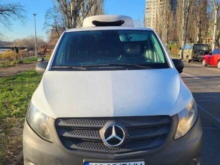Білий Мерседес Віто, об'ємом двигуна 2.14 л та пробігом 416 тис. км за 18600 $, фото 1 на Automoto.ua