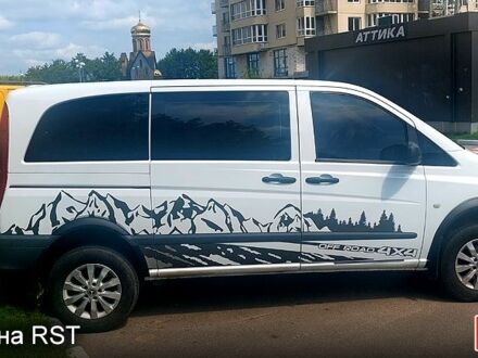 Білий Мерседес Віто, об'ємом двигуна 2.1 л та пробігом 231 тис. км за 15700 $, фото 1 на Automoto.ua