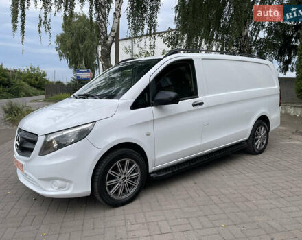 Білий Мерседес Віто, об'ємом двигуна 2.14 л та пробігом 310 тис. км за 17500 $, фото 1 на Automoto.ua