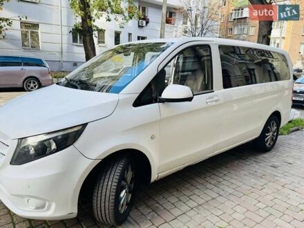 Белый Мерседес Вито, объемом двигателя 1.6 л и пробегом 250 тыс. км за 13000 $, фото 1 на Automoto.ua