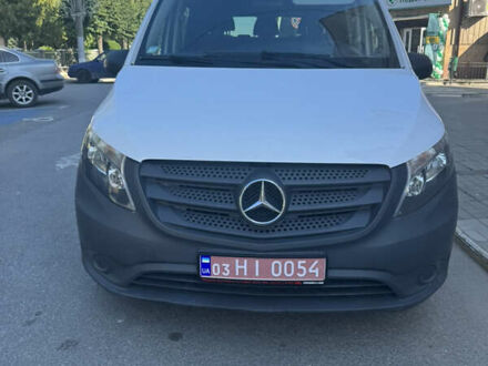 Білий Мерседес Віто, об'ємом двигуна 2.2 л та пробігом 311 тис. км за 17500 $, фото 1 на Automoto.ua