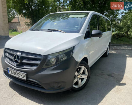 Белый Мерседес Вито, объемом двигателя 2.2 л и пробегом 275 тыс. км за 19900 $, фото 1 на Automoto.ua