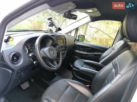 Белый Мерседес Вито, объемом двигателя 2.14 л и пробегом 250 тыс. км за 29065 $, фото 1 на Automoto.ua