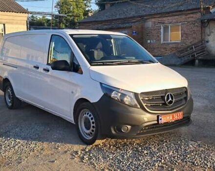 Белый Мерседес Вито, объемом двигателя 2.15 л и пробегом 319 тыс. км за 18900 $, фото 1 на Automoto.ua