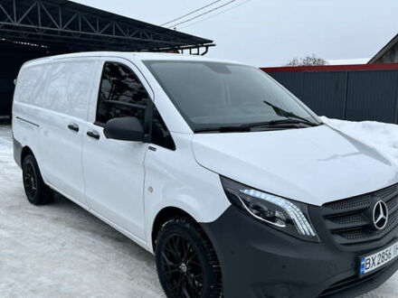 Белый Мерседес Вито, объемом двигателя 2 л и пробегом 260 тыс. км за 23500 $, фото 1 на Automoto.ua