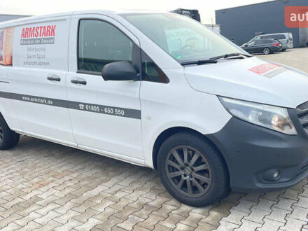 Белый Мерседес Вито, объемом двигателя 1.95 л и пробегом 202 тыс. км за 23531 $, фото 1 на Automoto.ua