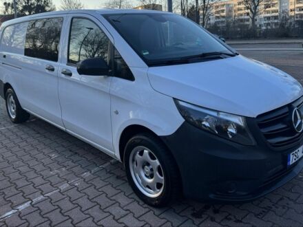 Белый Мерседес Вито, объемом двигателя 2 л и пробегом 195 тыс. км за 19242 $, фото 1 на Automoto.ua