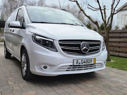 Белый Мерседес Вито, объемом двигателя 2 л и пробегом 209 тыс. км за 24399 $, фото 1 на Automoto.ua