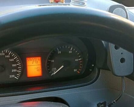 Бежевый Мерседес Вито, объемом двигателя 2.15 л и пробегом 592 тыс. км за 15000 $, фото 7 на Automoto.ua